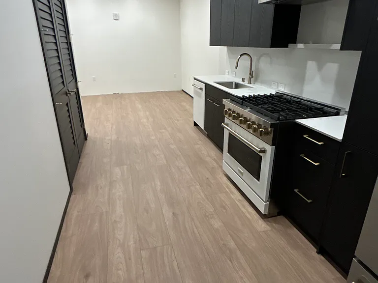 1324 N St — Photo 2