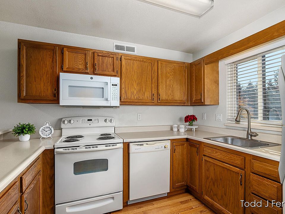 2nd image of 3368 Devonwood Hills Dr NE #F