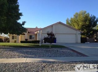 20453 Ochoa Rd, Apple Valley, CA 92307