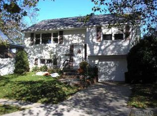 30 Ripley Dr, Northport, NY 11768