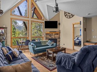 2100 A SW Stewart Creek Dr #302, Canmore, AB T1W 0G3
