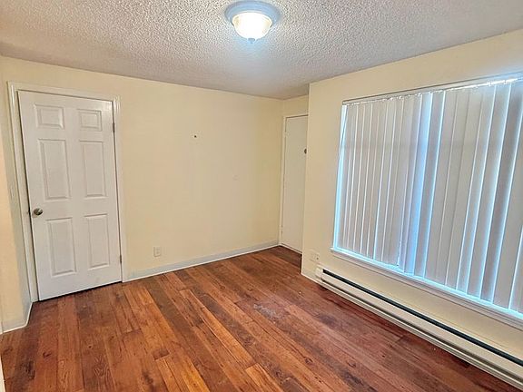 4th image of 4259 8th Ave NE APT 1