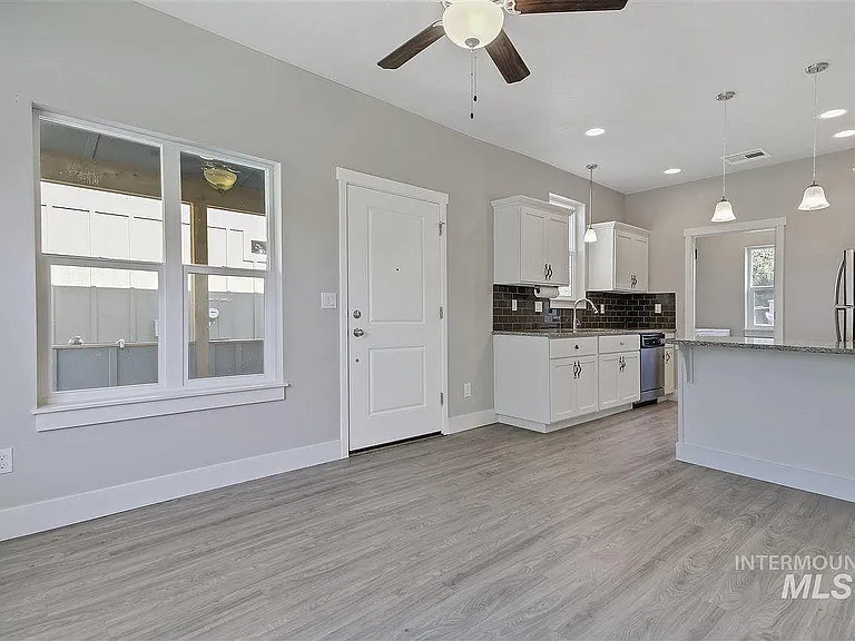4335 Adams St — Photo 9