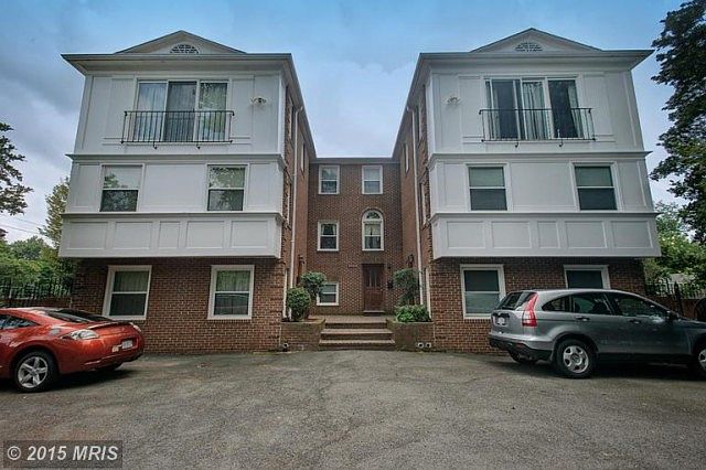 1st image of 4814 Fairfax Dr #3