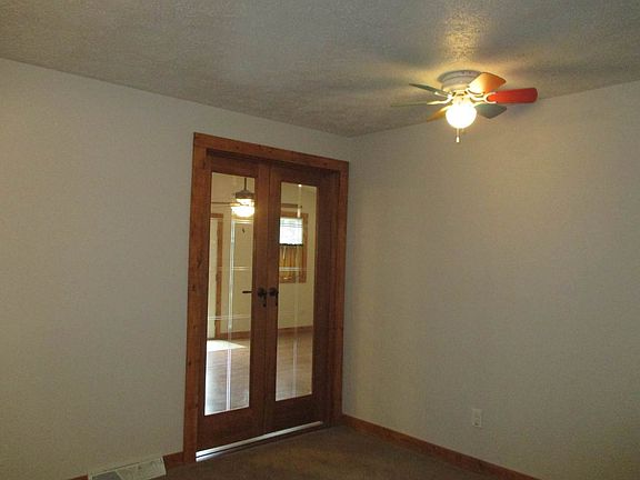 3rd image of 405 N Loyland Dr