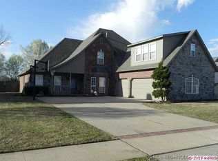 3905 W Vandalia St, Broken Arrow, OK 74012