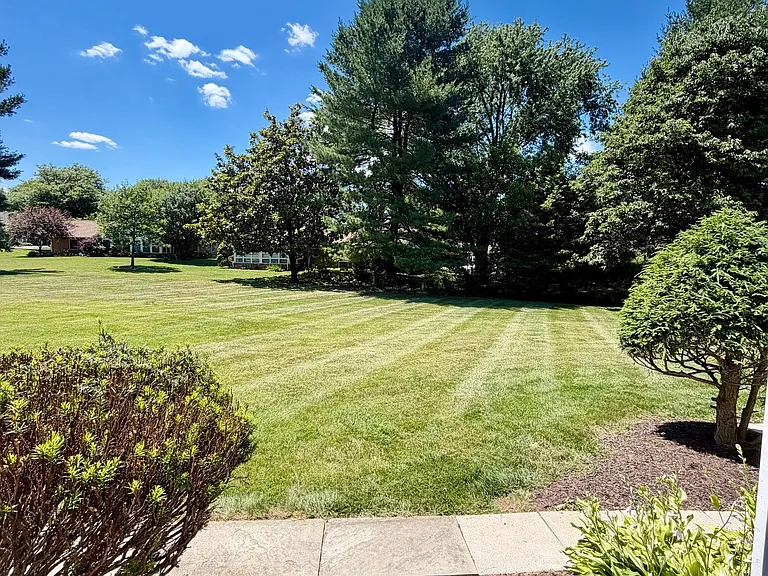 684 Steinman Ct — Photo 34