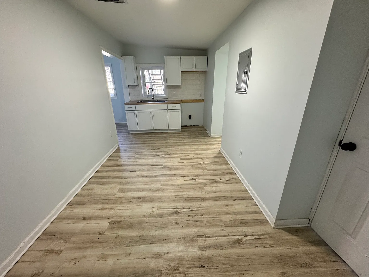2 bed, $900 — Photo 4