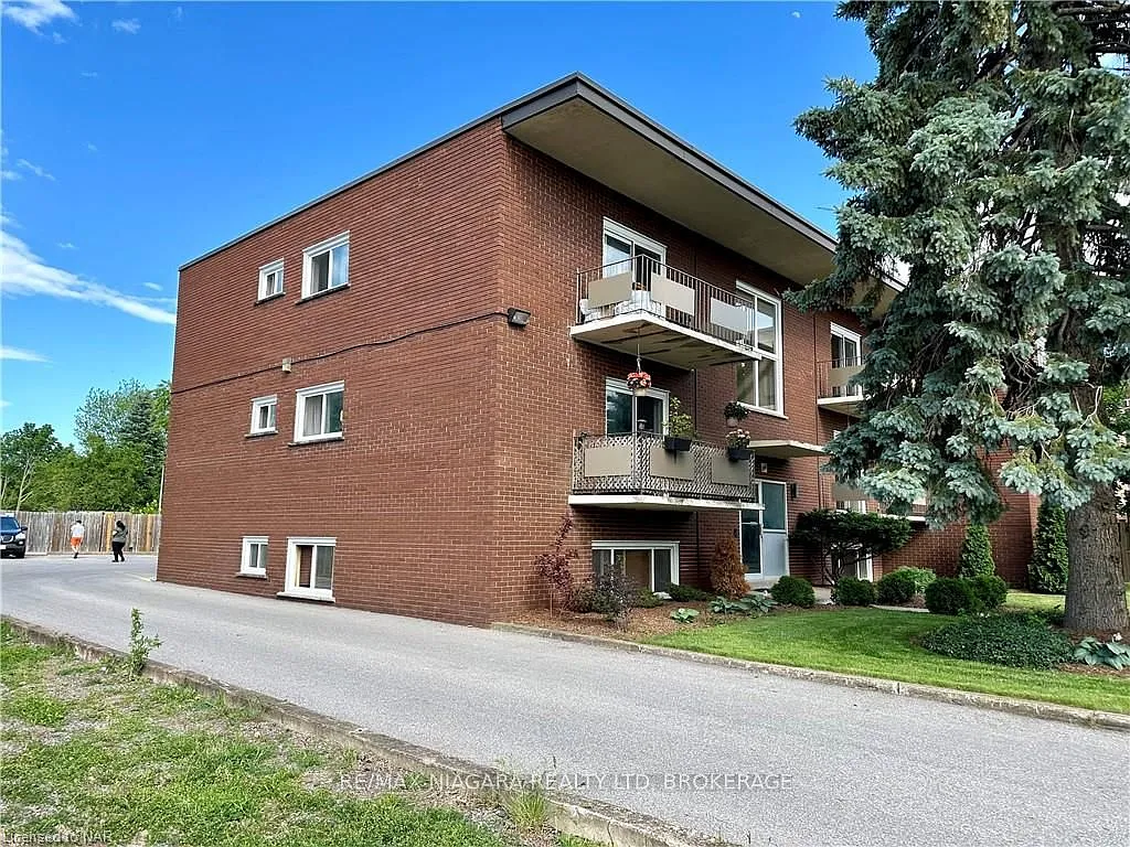2 bed, $2,050 — Photo 2