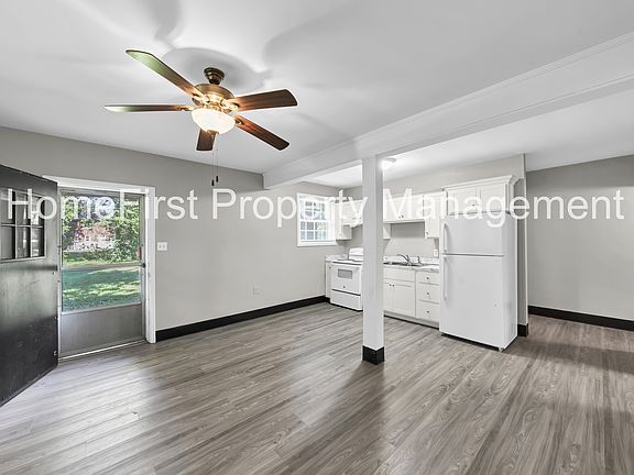 4th image of 105 Meadowlark Dr Unit C
