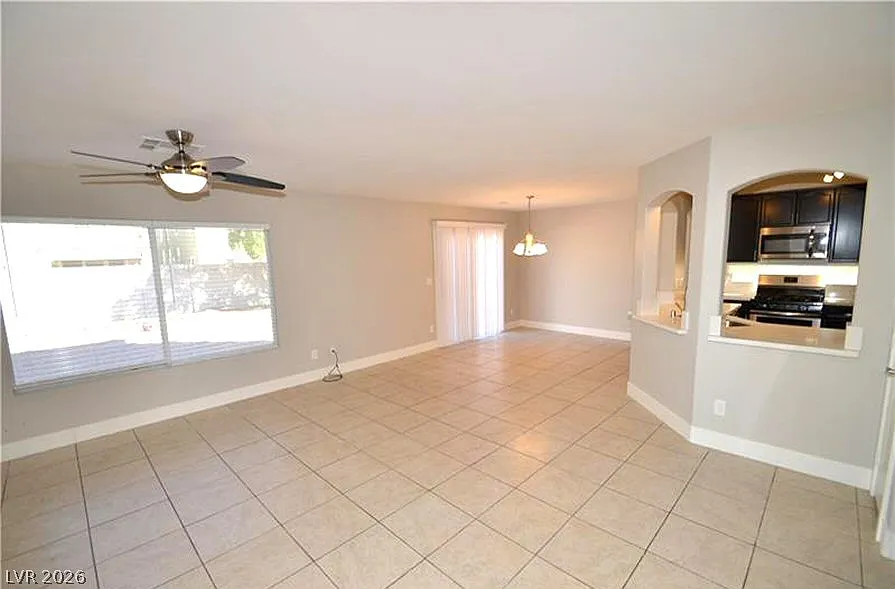 3 bed, 2.5 bath, 1553 sqft, $2,195 — Photo 2