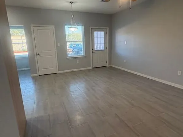 909 E Church St #A-116, Livingston, TX 77351
