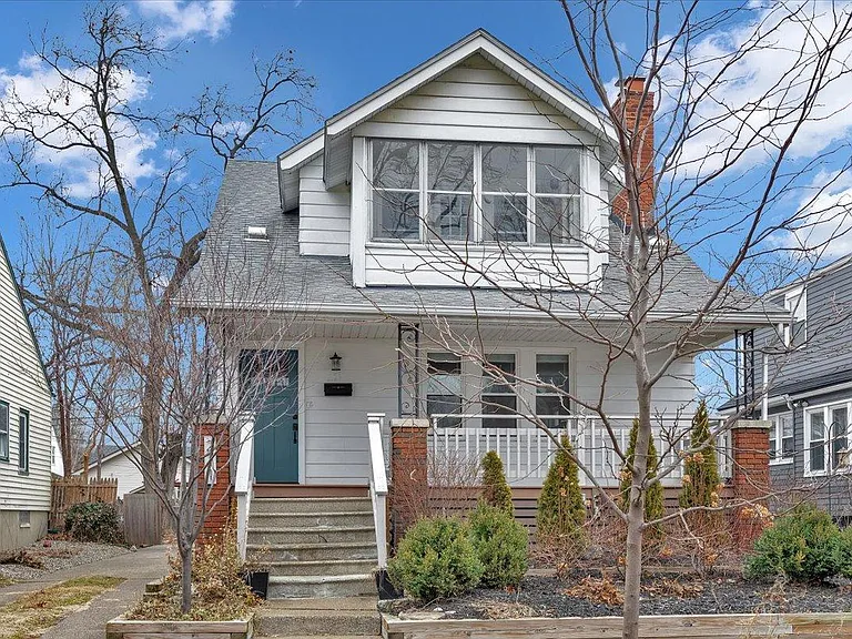 271 E Woodland St — Photo 40
