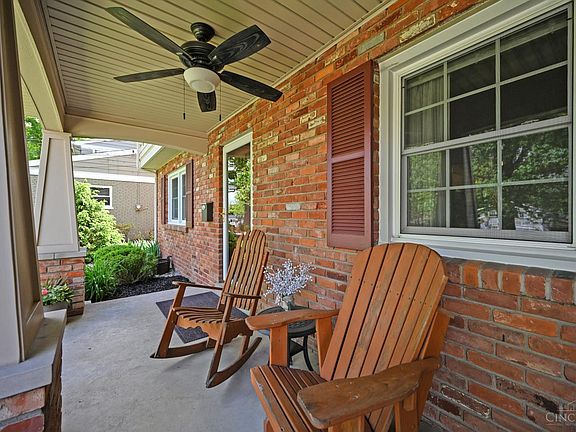 5th image of 6847 Meadowdale Cir