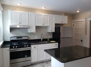 9-11 Exeter St, Easthampton, MA 01027