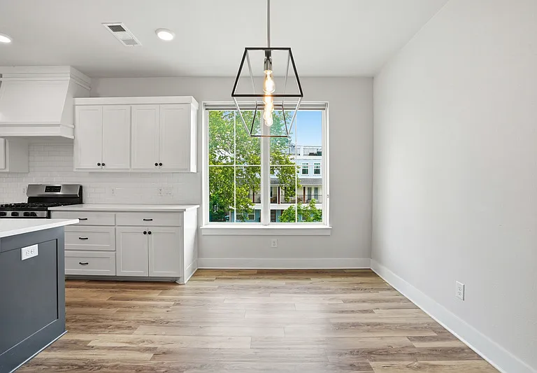 2340 Benbrook Dr — Photo 15