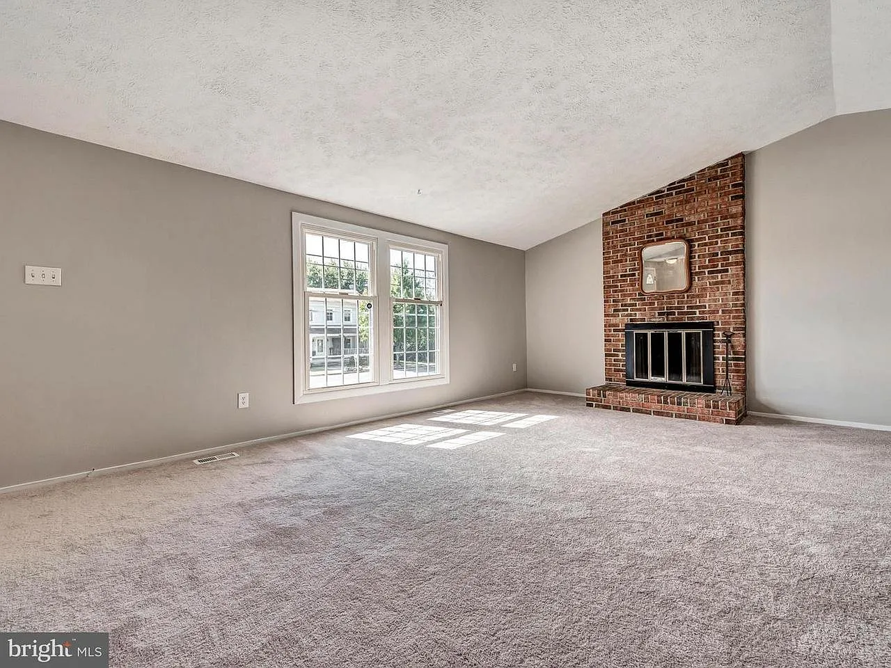 4 bed, 1776 sqft, $3,000 — Photo 3
