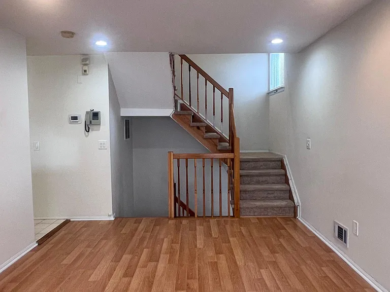 18 Wirt Ln — Photo 5