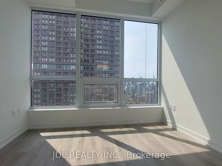 395 Bloor St E #3802 — Photo 4