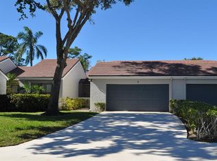 9 Edinburgh Dr, Palm Beach Gardens, FL 33418