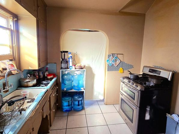 2331 Oregon Dr, Bakersfield, CA 93306