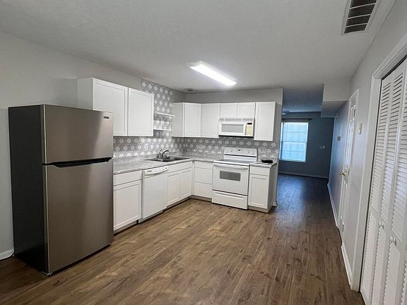 2nd image of 136/138 Gray Hill Ct