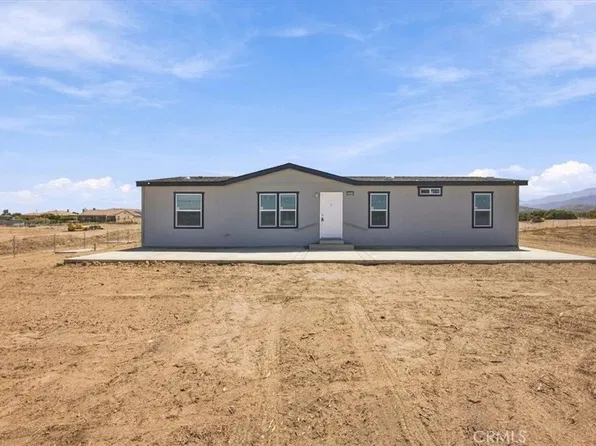 7323 Woodcliff St, Phelan, CA 92371