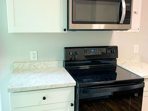 5th image of 4062 Bruene Ave #4060