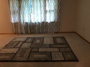 825 Garberdale Sq NE, Bolivar, OH 44612