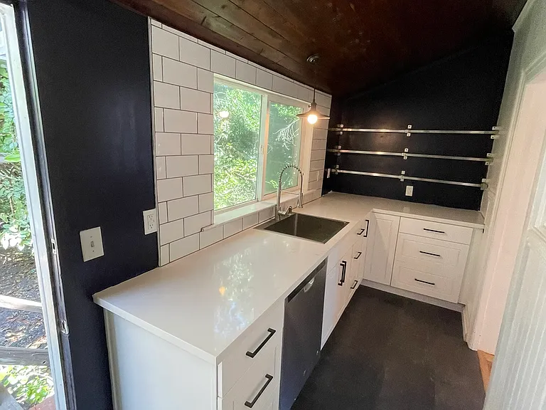 1874 Donner Ave — Photo 4