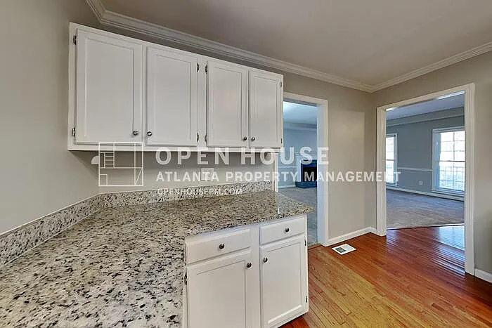 1746 Charrington Way — Photo 8