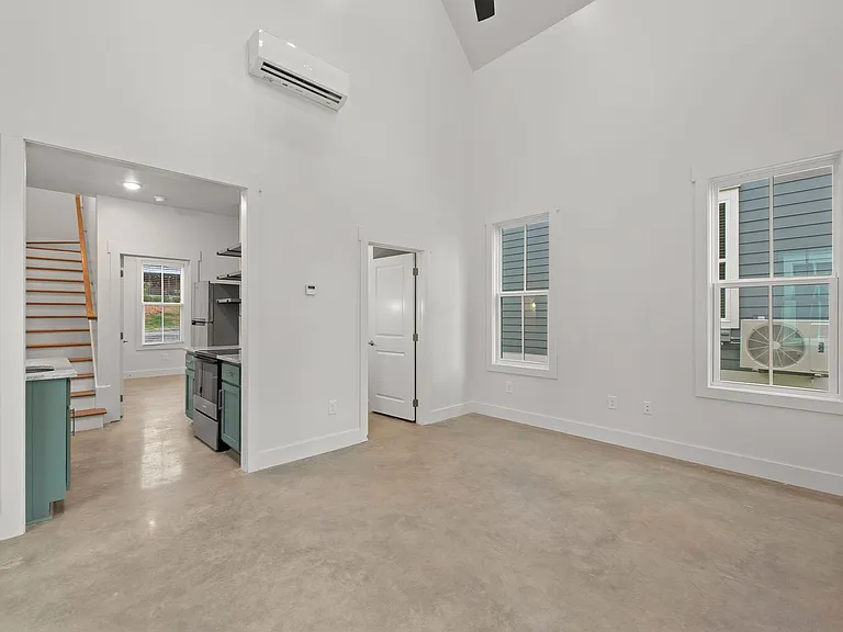 709 Jefferson St — Photo 7