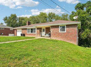 228 Walnut St, Houston, PA 15342