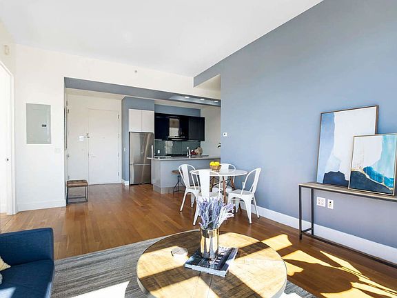 4th image of 315 Gates Ave APT 6D