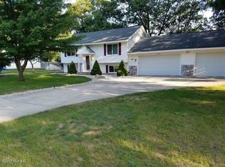 1740 Scenic Oak Ln, Muskegon, MI 49445
