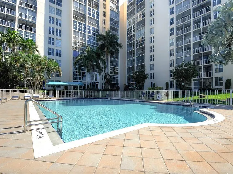 1391 S Ocean Blvd #204 — Photo 14