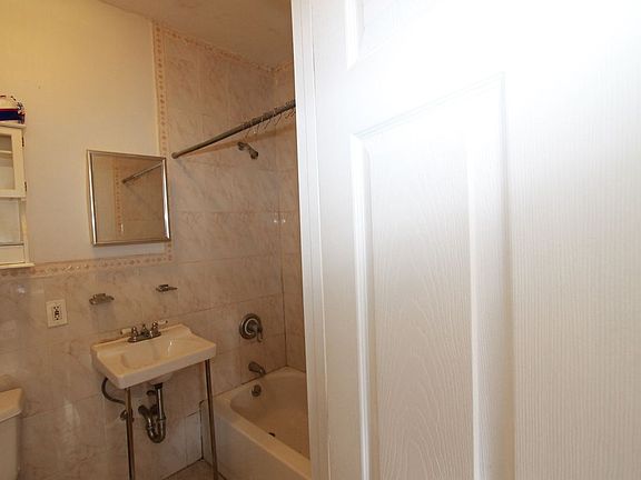 2nd image of 147 Lexington Ave APT 1