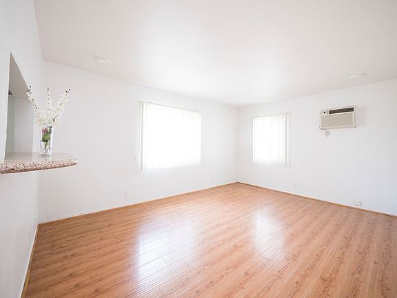 4th image of 3042 Livonia Ave #78C5