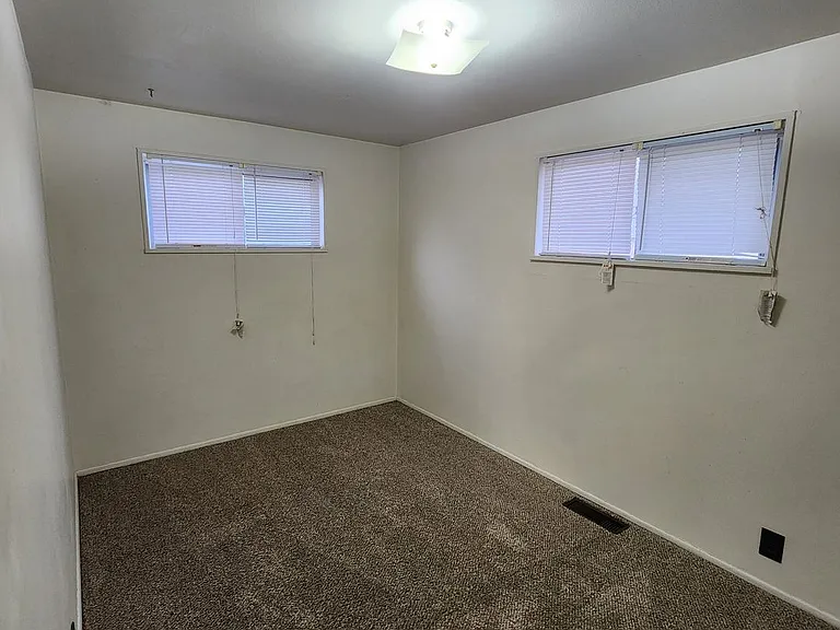 1426 Kearney Ave — Photo 12