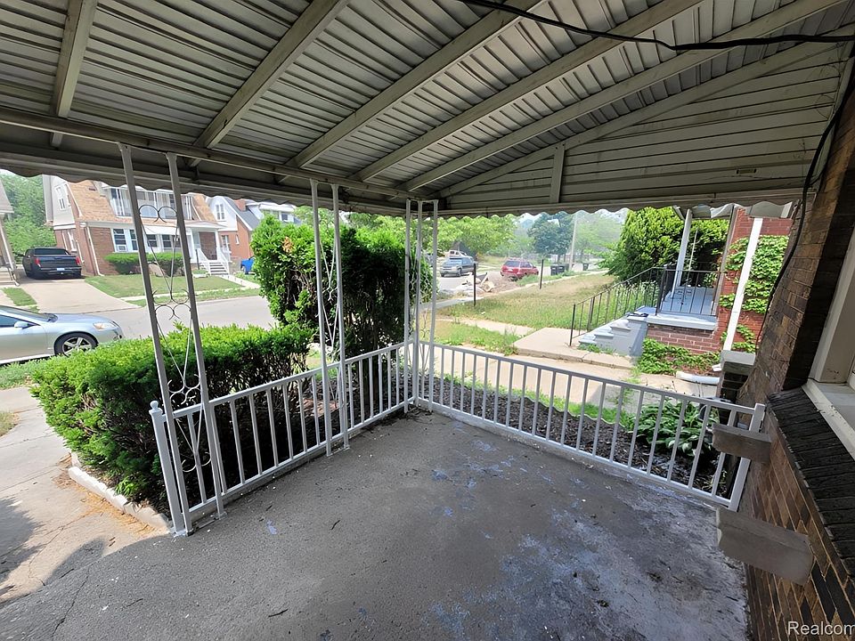 15886 Woodingham Dr, photo 4