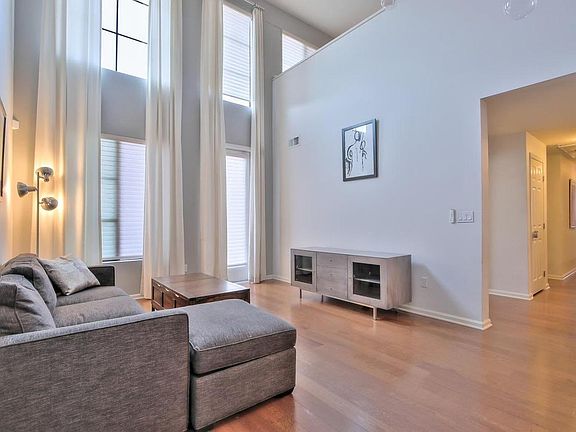 4th image of 800 N 8th St Unit 324