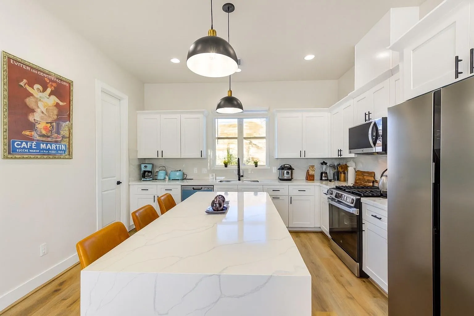 3 bed, 3.5 bath, 1926 sqft, $2,900 — Photo 1