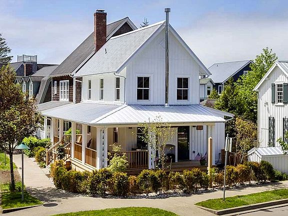 Cedarbrook Cottage & Boxwood