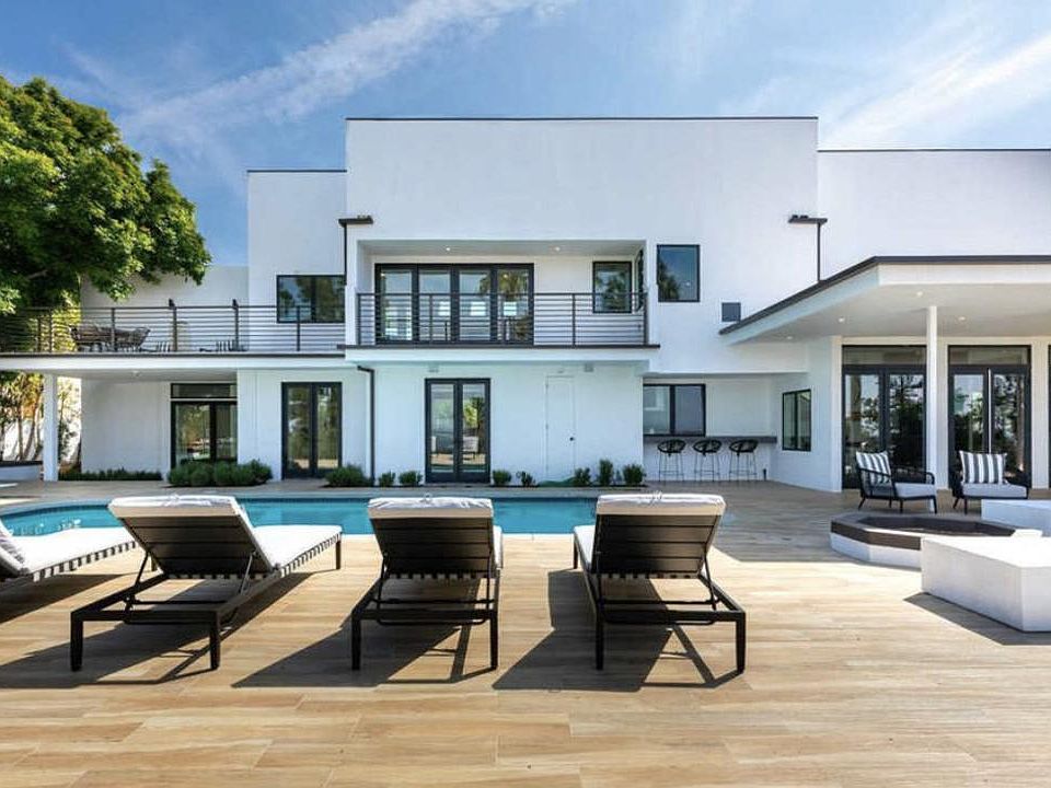 17845 Avenida Puerto Vallarta, Encino, CA 91316 Zillow