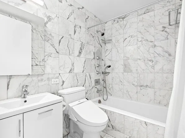 82 University Place image 16 of 17