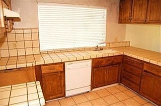 4th image of 2421 Glasgow Dr