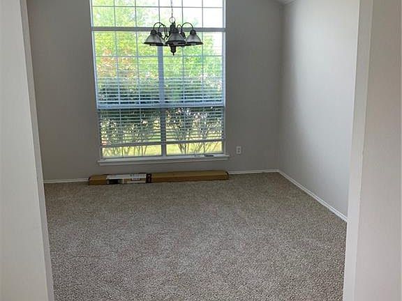 5th image of 1119 Augustin Dr