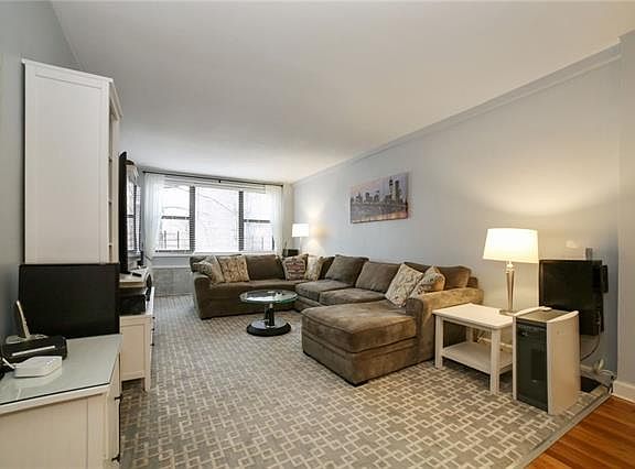 2nd image of 629 Kappock St APT 4D