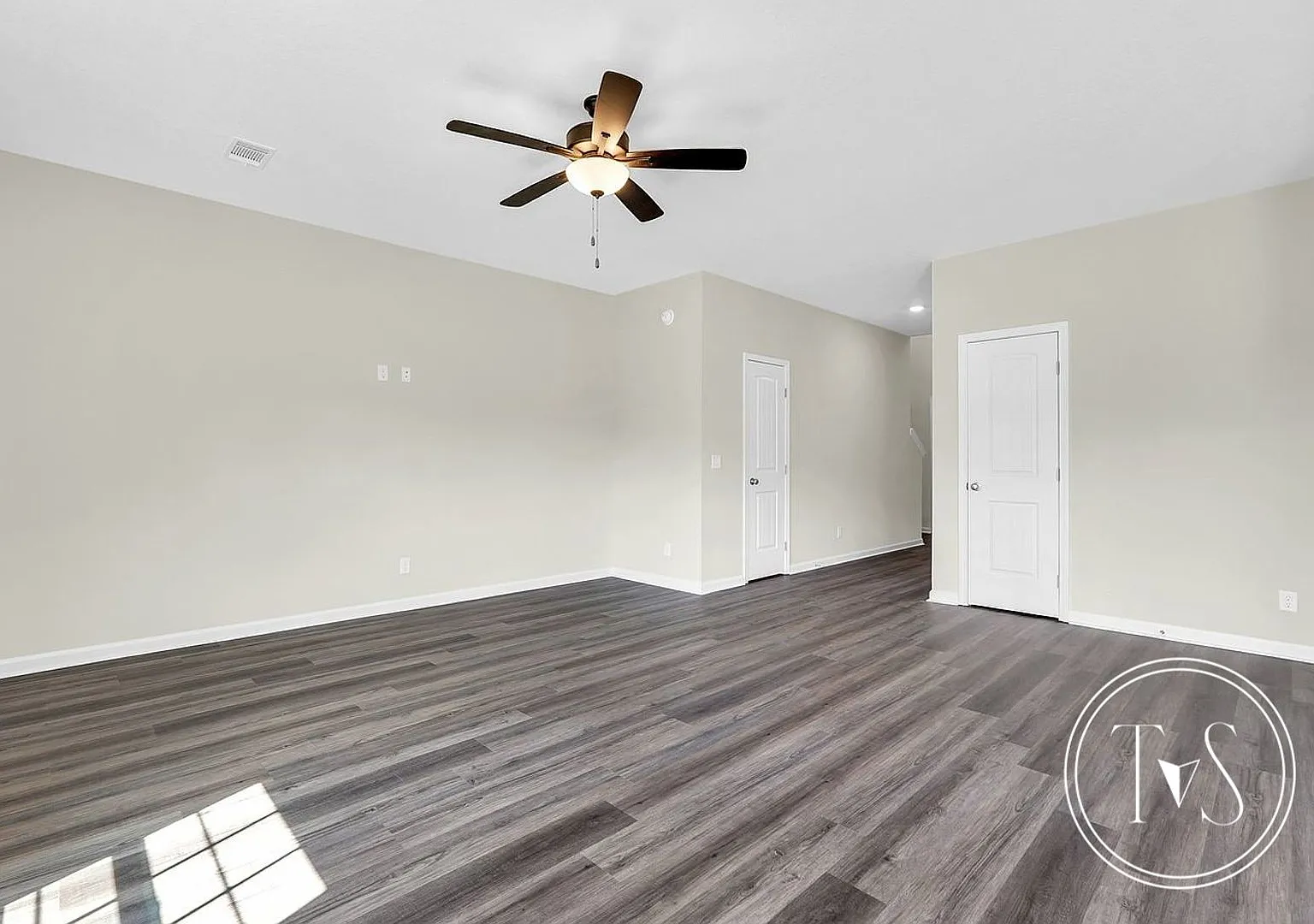 *Hot move in special ask about 1/2 off the first month of rent with a one year lease* — Photo 4