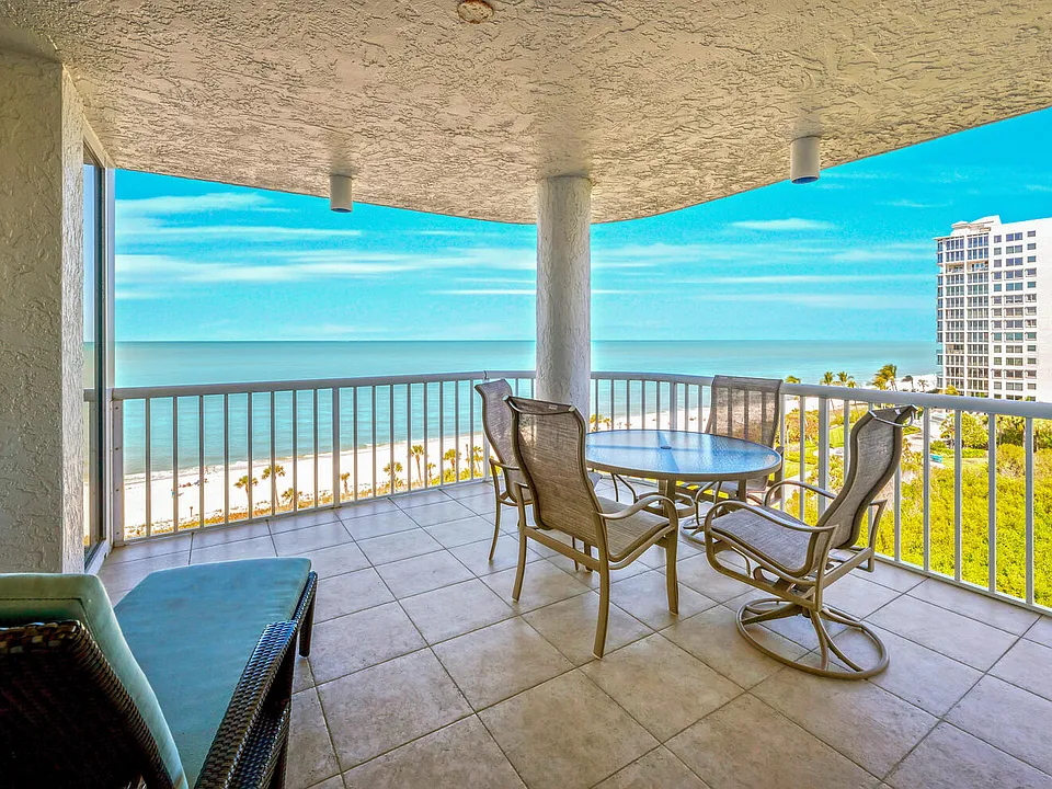 20 Seagate Dr #803